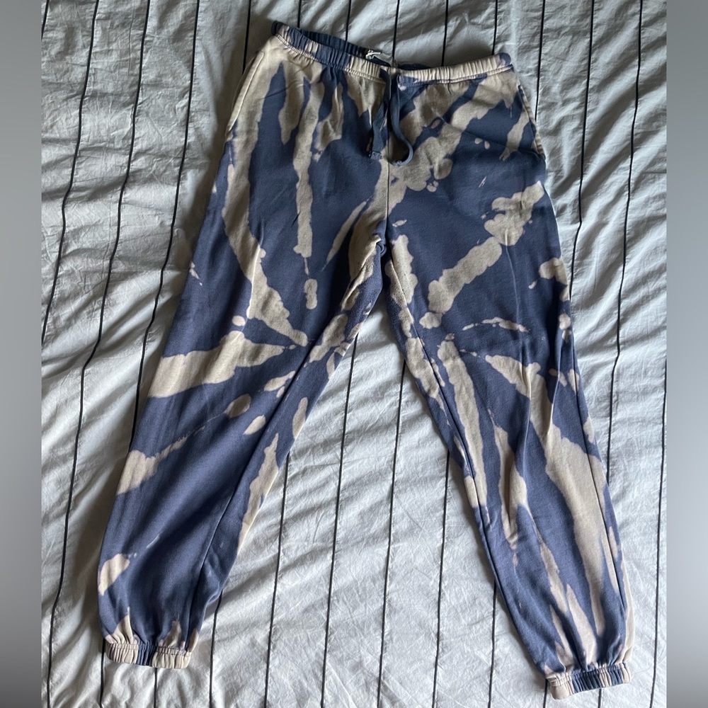 Large Pink Republic Acid Washed Purple Sweatpants